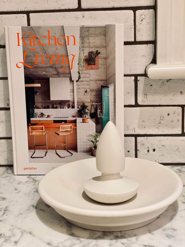 New Books Kitchen Living: Kitchen Interiors for Contemporary Homes Home Accessories New Books Default
