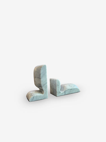 SLO Bookends in Carrara Marble by Collection Particuliere - MONC XIII