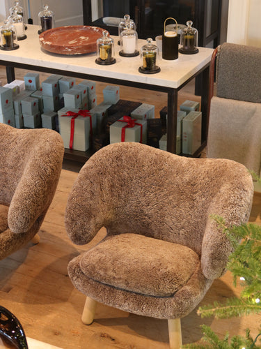 Finn Juhl Pelican Chair in Sahara Sheepskin by House of Finn Juhl