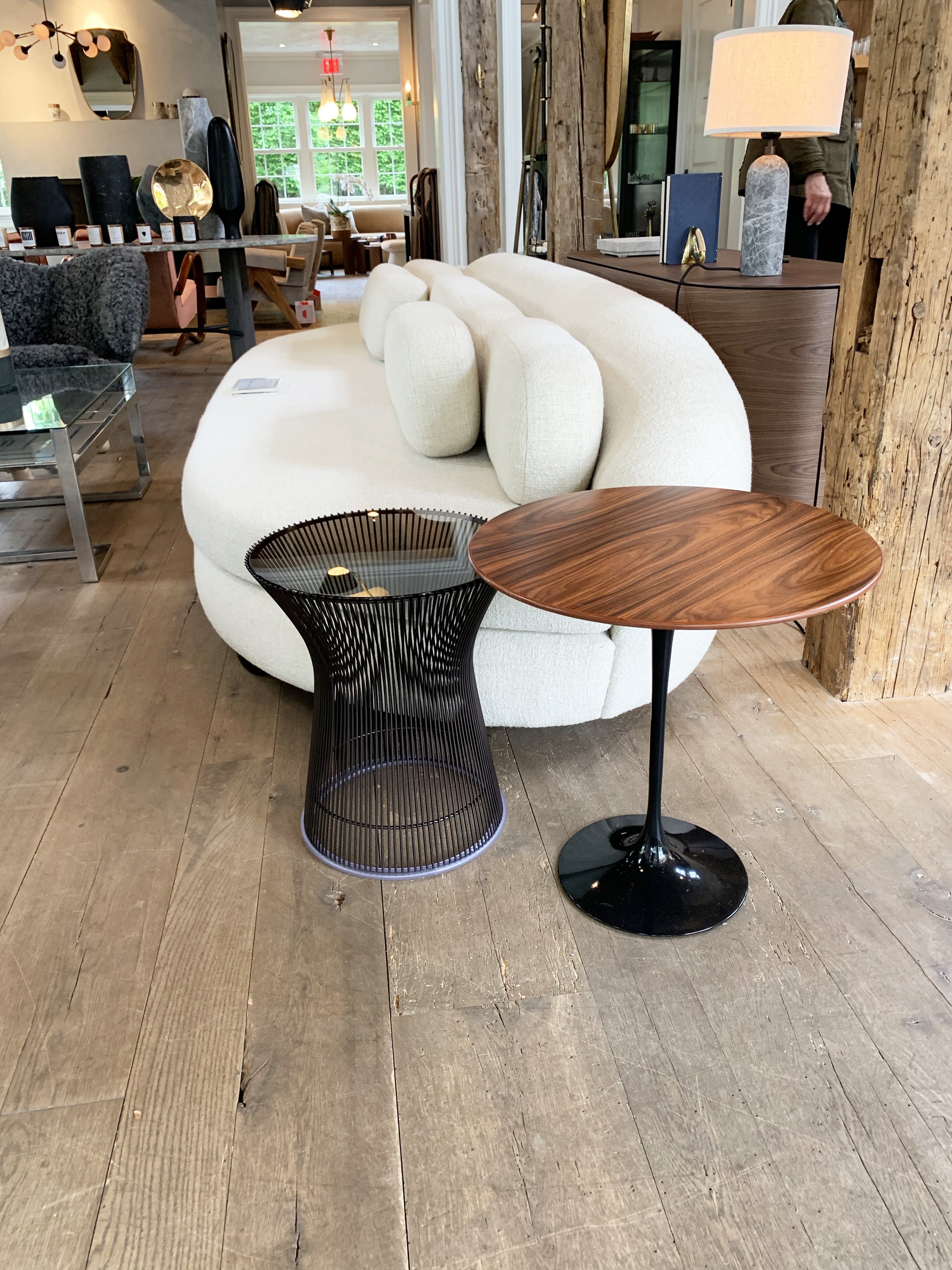 Eero Saarinen Small Round Table - Thumbnail 4