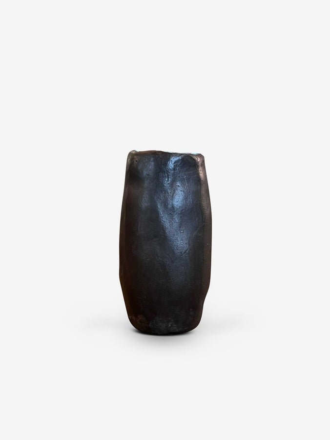 Ducy Vase M in Casted Brass by Michael Verheyden