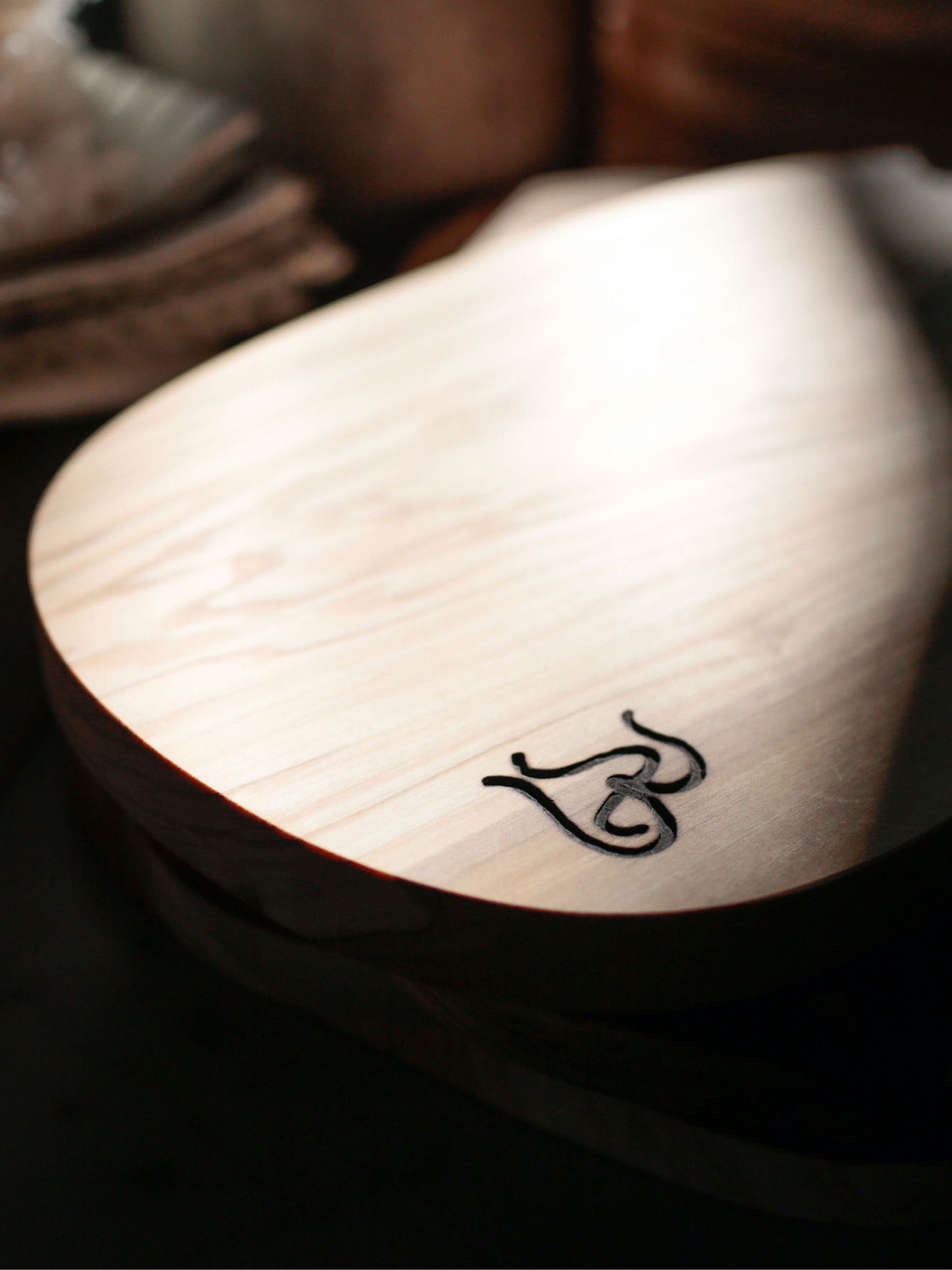 Small Prosciutto Cutting Board with Handle - Thumbnail 5