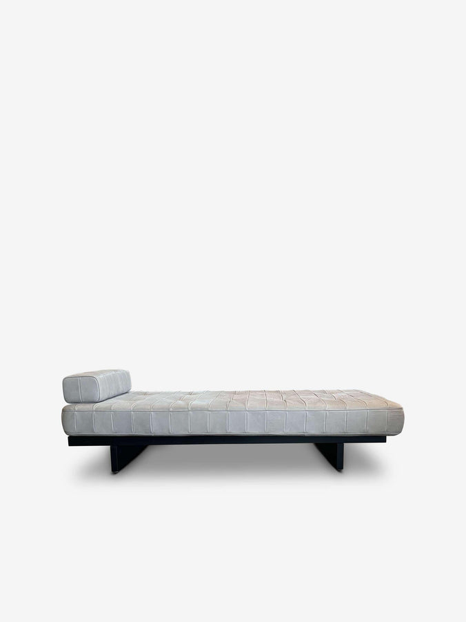 DS 80/91 Daybed with 1 Side Cushions with Beech Frame by De Sede