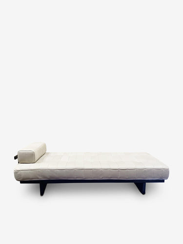 De Sede DS 80/91 Daybed with 1 Side Cushions with Beech Frame by De Sede Furniture New Seating 79.5