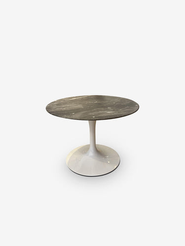Eero Saarinen Small Round Table with Grey Satin Marble Top & White Base by Knoll - MONC XIII