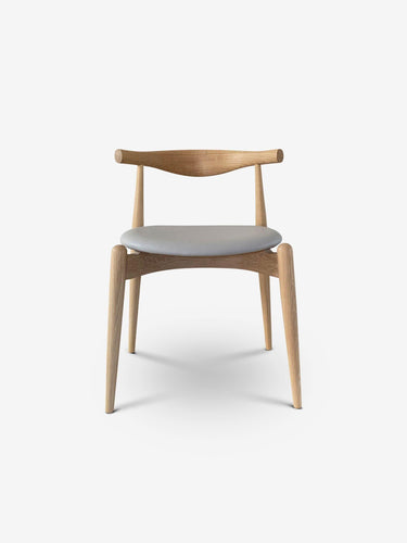 Carl Hansen Hans Wegner Elbow Chair in Oiled White Oak with Loke Leather for Carl Hansen Furniture New Seating 21.3” W x 17.3” D x 28” / Loke 7763 / Wood
