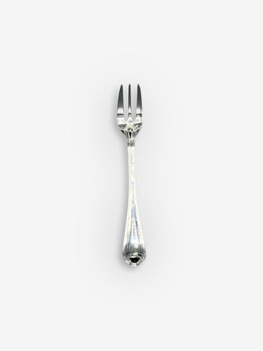 https://www.monc13.com/cdn/shop/products/spatours-pastry-fork-in-silver-plate-by-christofle-monc-xiii-1-30515449626854.jpg?crop=center&height=500&v=1695746242&width=375
